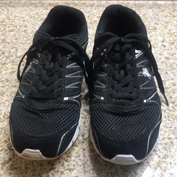 Shoes - Picture 2 of 7